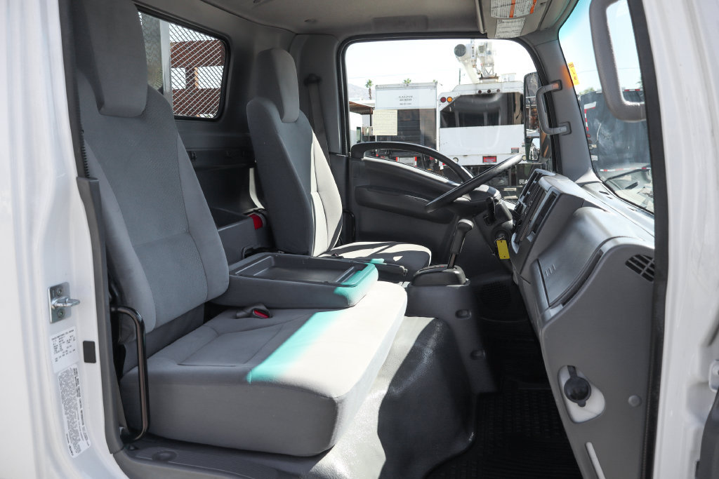 Used 2021 Isuzu NPR RWD image 27