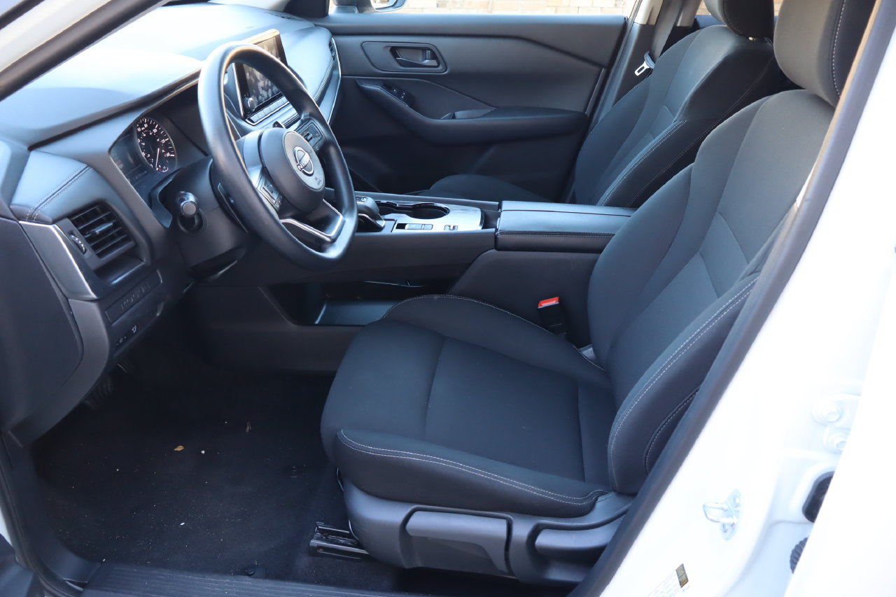Used 2024 Nissan Rogue S FWD image 14