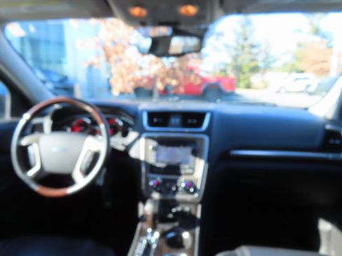 Used 2014 GMC Acadia Denali image 15
