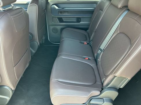 Used 2025 Volkswagen ID. Buzz Pro S RWD image 25