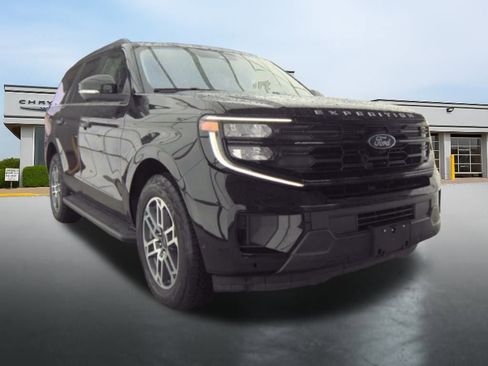 Used 2025 Ford Expedition Active image 5