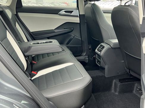 New 2025 Volkswagen Taos SEL image 13