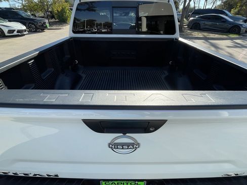 Used 2024 Nissan Titan SV w/ SV Convenience Package image 25