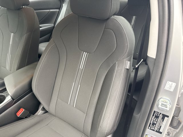 Used 2021 Hyundai Elantra SEL w/ Convenience Package FWD image 9