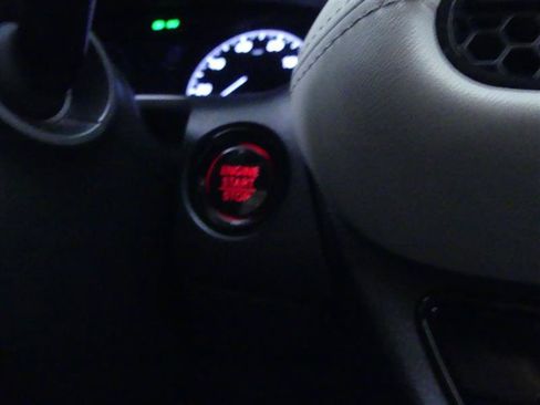 Used 2025 Honda HR-V LX image 14