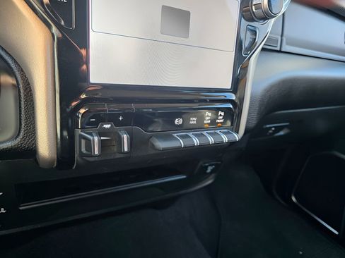 Used 2024 RAM 2500 Laramie w/ Safety Group AWD/4WD image 28