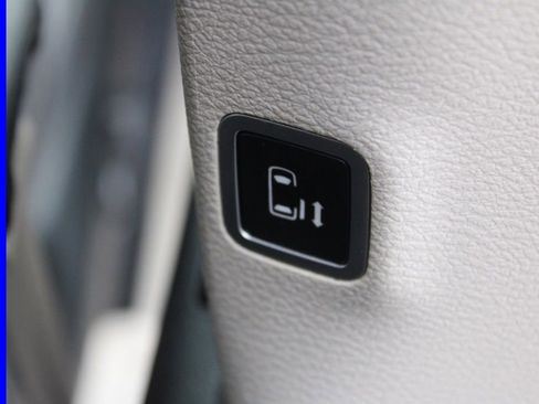 Used 2018 Chrysler Pacifica Touring-L Plus image 23