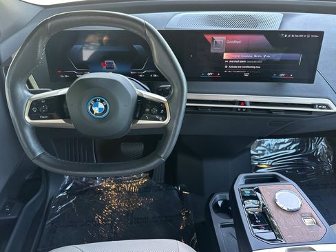 Certified 2023 BMW iX xDrive50 w/ Premium Package AWD/4WD image 18