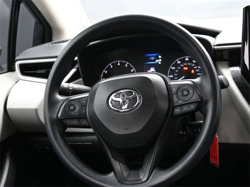 Used 2025 Toyota Corolla LE image 10