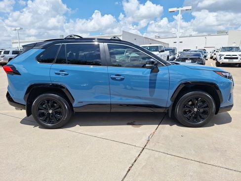 Used 2023 Toyota RAV4 XSE AWD/4WD image 7
