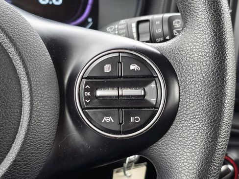 Certified 2023 Kia Soul LX w/ LX Technology Package FWD image 25