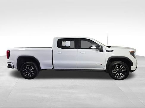 Used 2025 GMC Sierra 1500 AT4 w/ AT4 Premium Package AWD/4WD image 8