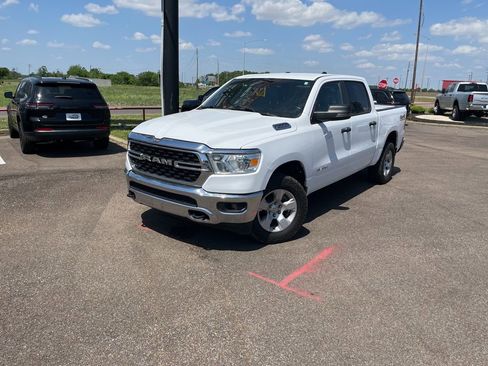 Used 2023 RAM 1500 Big Horn AWD/4WD image 3