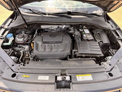 Used 2023 Volkswagen Tiguan SE R-Line FWD image 30