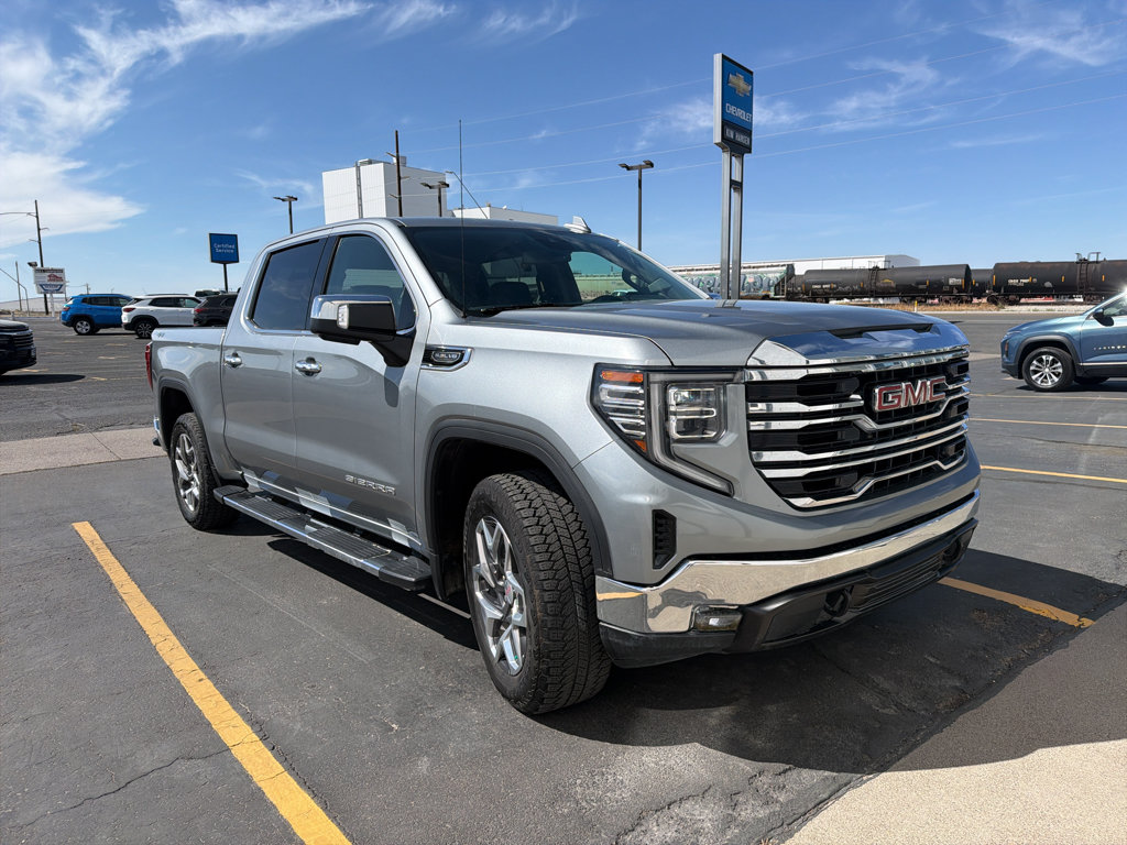 Used 2023 GMC Sierra 1500 SLT w/ SLT Premium Package AWD/4WD image 1