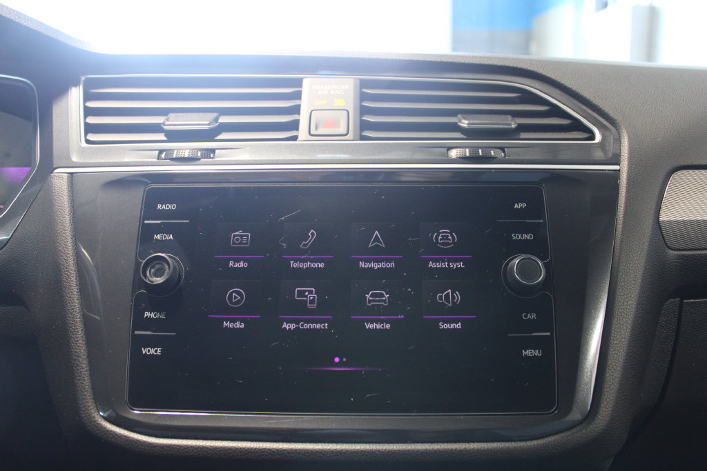 Used 2024 Volkswagen Tiguan SE R-Line AWD/4WD image 17
