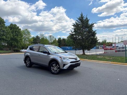 Used 2017 Toyota RAV4 LE w/ Carpet Mat Package image 2