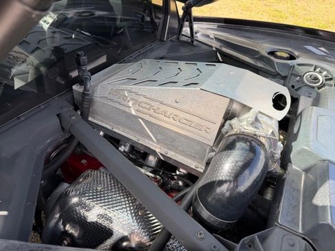 Used 2021 Chevrolet Corvette Stingray Coupe w/ Z51 Performance Package image 12