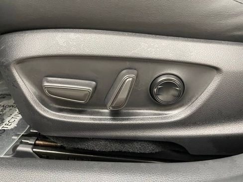 Used 2024 Toyota Prius Prime XSE image 10