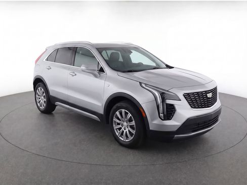 Used 2023 Cadillac XT4 Premium Luxury image 2
