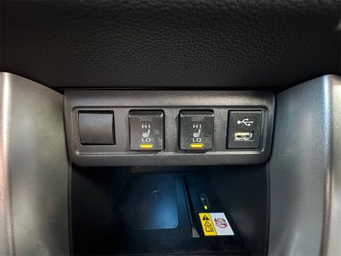 Used 2022 Toyota Corolla Cross XLE w/ Convenience Package image 21