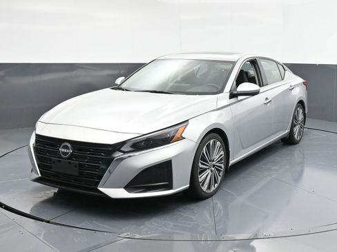 Used 2023 Nissan Altima 2.5 SL image 4