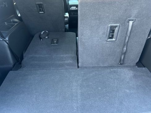 Used 2023 GMC Acadia Denali w/ Denali Ultimate Package image 18