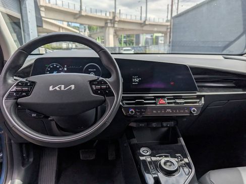 Used 2024 Kia Niro Wind w/ Wind Preserve Package FWD image 11