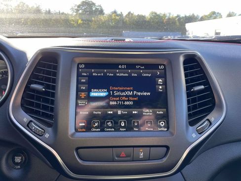 Used 2022 Jeep Cherokee Trailhawk w/ Sun, Sound & Nav Group AWD/4WD image 29