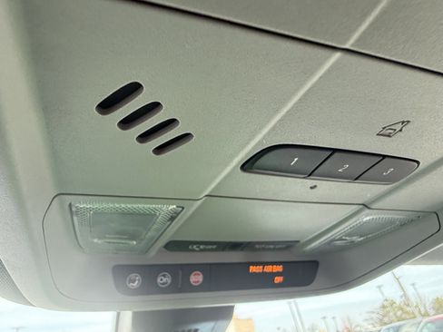 Used 2019 Chevrolet Equinox Premier image 33