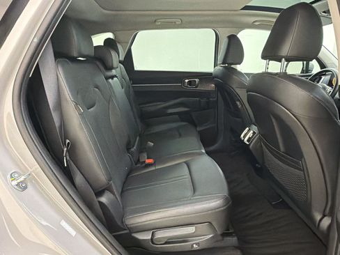 Used 2025 Kia Sorento S w/ Panoramic Sunroof Package FWD image 29