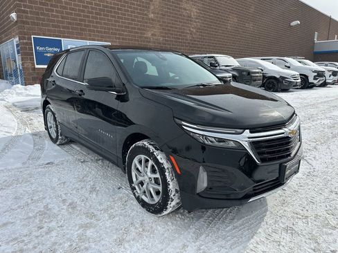 Used 2024 Chevrolet Equinox LT image 2