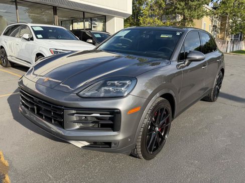 Used 2024 Porsche Cayenne w/ Technology Package AWD/4WD image 15