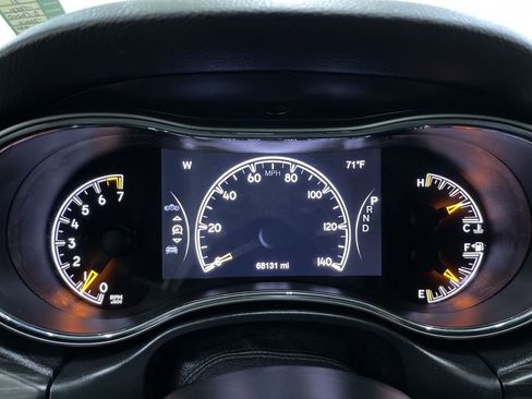 Used 2021 Jeep Grand Cherokee Limited image 20