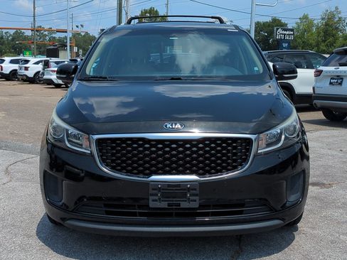 Used 2017 Kia Sedona LX w/ LX Essentials Premium Package FWD image 9