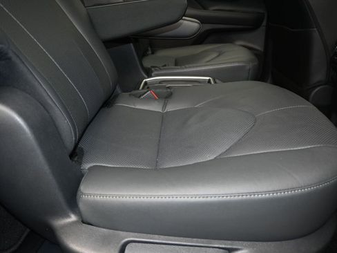 Used 2025 Toyota Grand Highlander AWD image 23