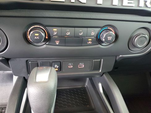 Used 2025 Nissan Frontier SV image 24