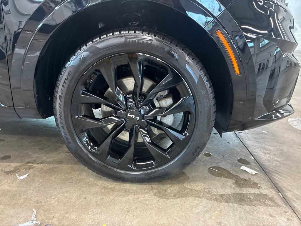 Certified 2023 Kia Sorento SX AWD/4WD image 32