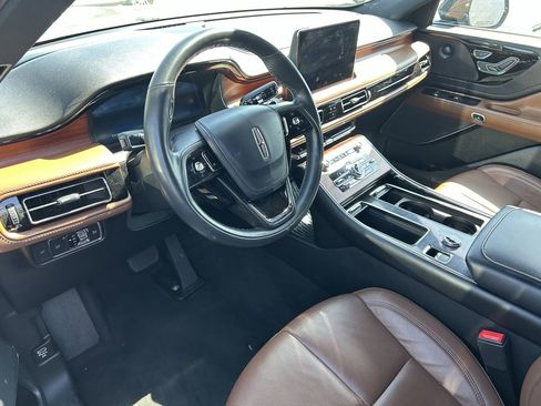Used 2022 Lincoln Aviator Reserve AWD/4WD image 10