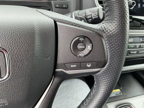 Used 2025 Honda Passport EX-L image 29