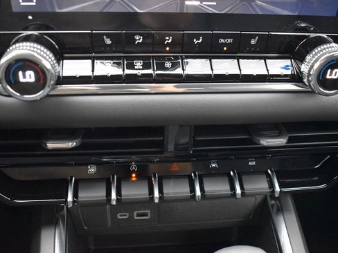 New 2025 GMC Canyon Elevation w/ Convenience Package image 19