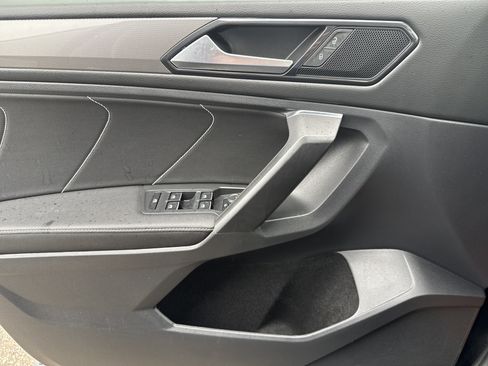 Certified 2023 Volkswagen Tiguan SE FWD image 9