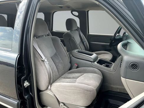 Used 2005 Chevrolet Tahoe LS w/ Preferred Equipment Group AWD/4WD image 27