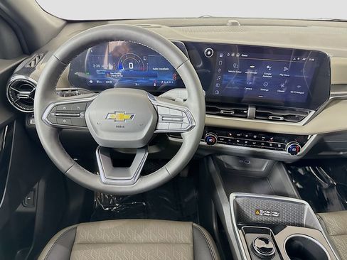 New 2026 Chevrolet Equinox LT w/ Convenience Package II image 21