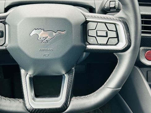 Used 2025 Ford Mustang Coupe RWD image 15