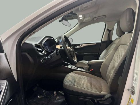 Used 2021 Ford Escape SE image 19