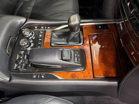 Used 2017 Lexus LX 570 4WD image 16