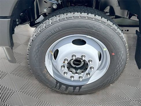 New 2025 Ford F550 4x4 Crew Cab image 17