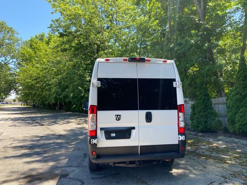 Used 2021 RAM ProMaster 2500 FWD image 4