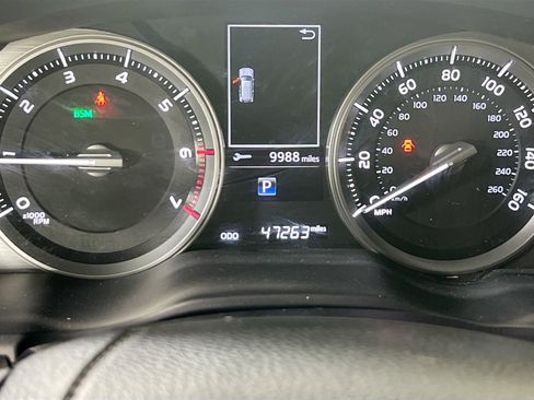 Used 2018 Toyota Land Cruiser w/ Carpet Mat Package AWD/4WD image 12
